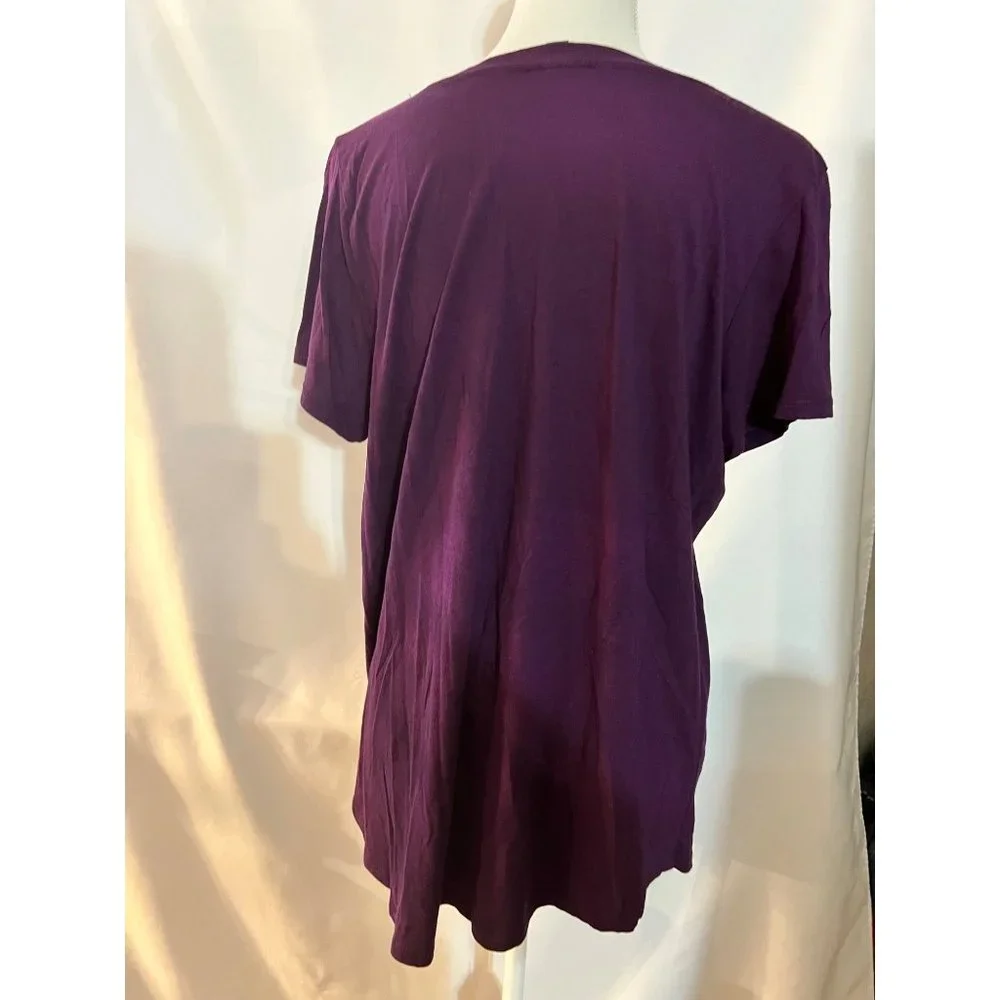 Torrid vneck shirt size 2 - Picture 3 of 4